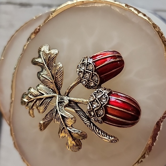 Fashion Jewelry Jewelry - Acorn Brooch  with ANTIQUE finish  Oak Leaves BRB